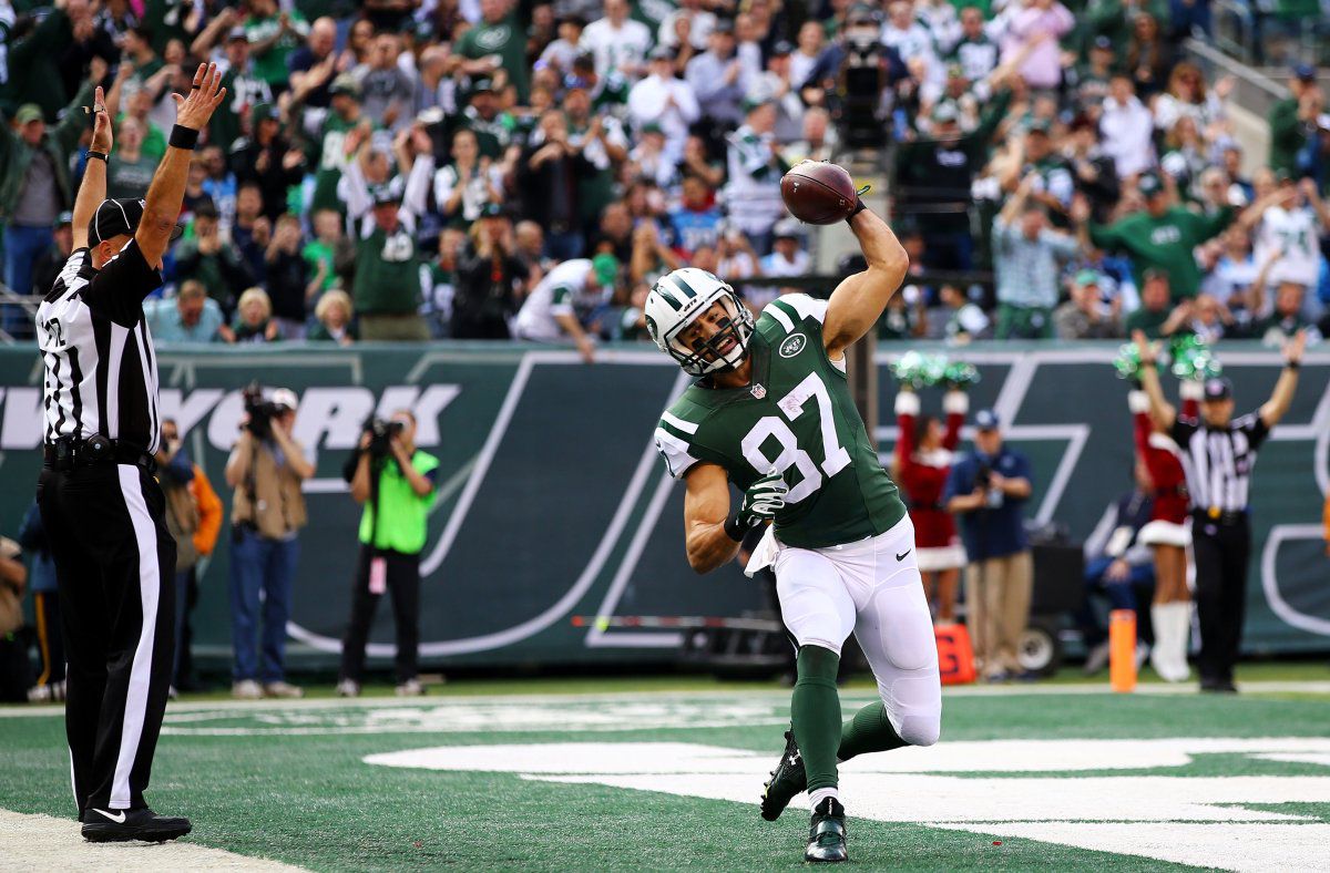 Gophers great Eric Decker retires from the NFL