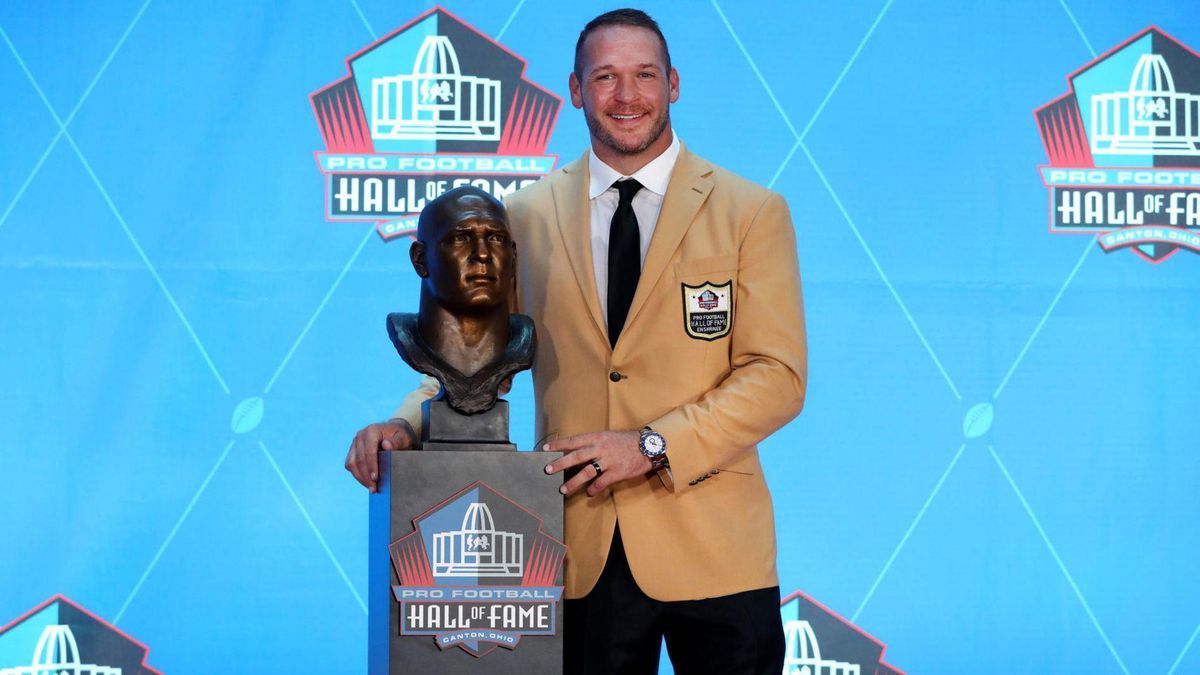 Urlacher tabs Babich as Hall of Fame presenter