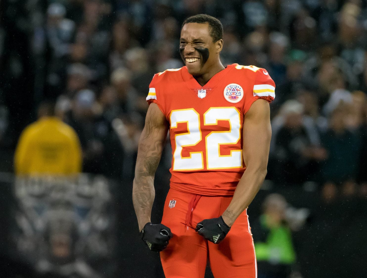 Los Angeles Rams cornerback Marcus Peters (22) eyes the quarterback before  e play in the second half of an NFL football game, Sunday, Oct. 28, 2018,  in Los Angeles. (AP Photo/Peter Joneleit)