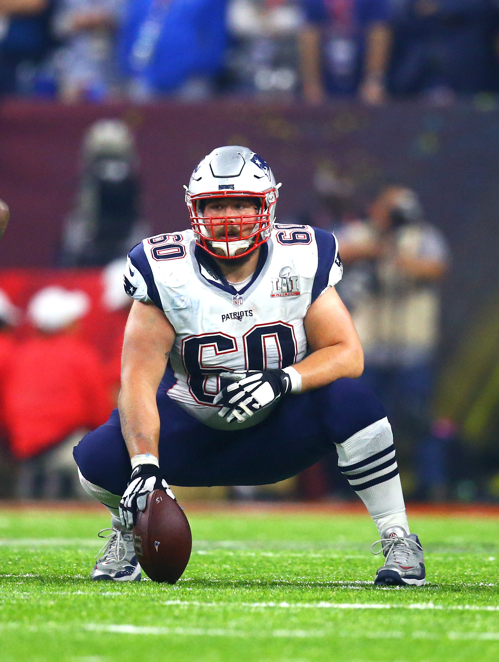 Dolphins 'squarely in' on Patriots center David Andrews - The Phinsider