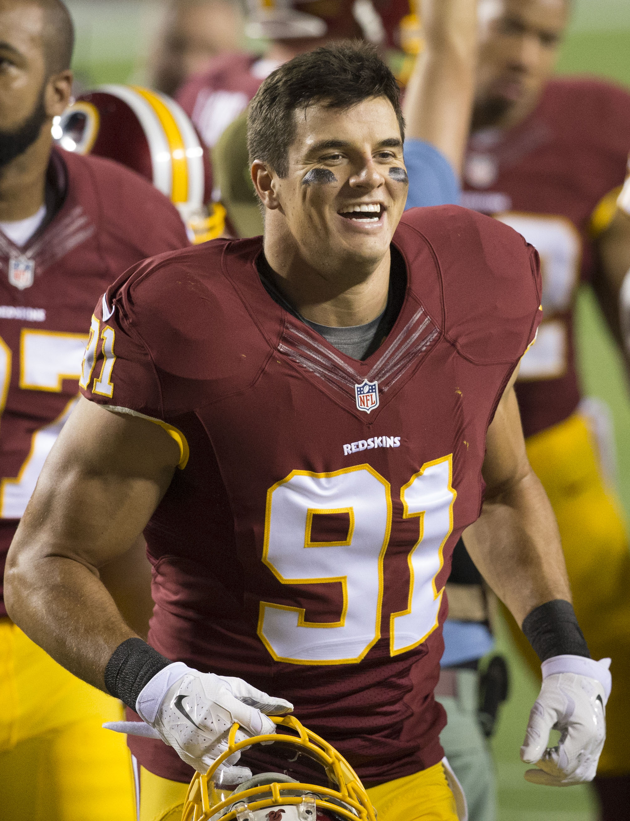 Philadelphia Eagles defensive end Ryan Kerrigan (90) lines up