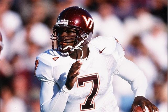 Michael Vick visits Hardeeville for football camp