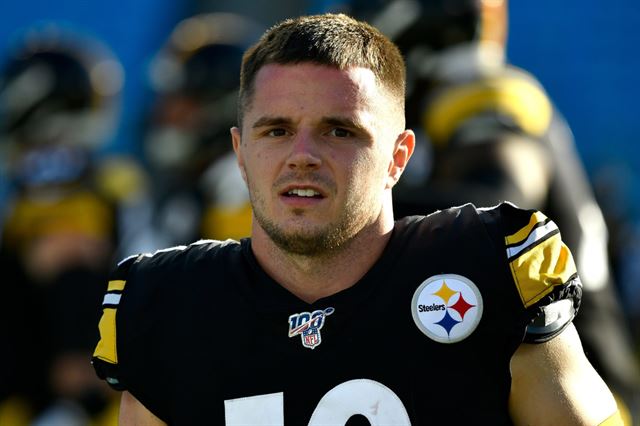 UNC Football Alumni: Ryan Switzer is emergency QB for Steelers