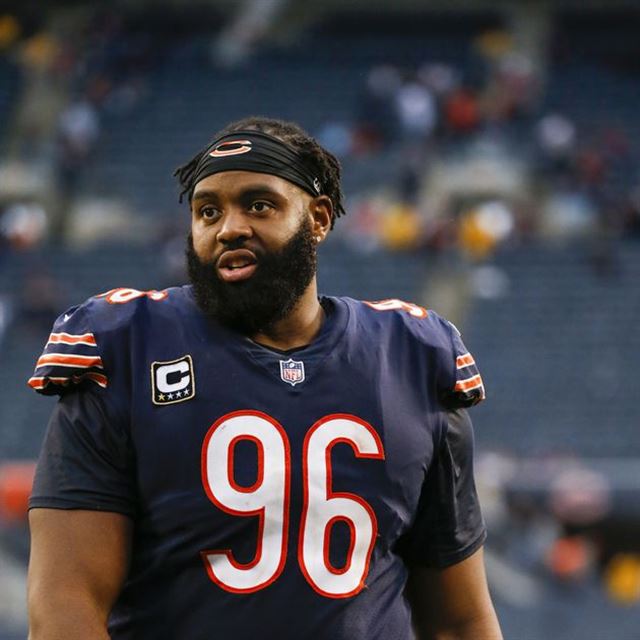 Chicago Bears defensive end Akiem Hicks (96) reacts during the second half  of an NFL football game against the Minnesota Vikings, Monday, Dec. 20,  2021, in Chicago. (AP Photo/Kamil Krzaczynski Stock Photo - Alamy