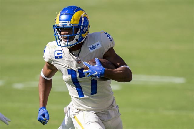 Los Angeles Rams wide receiver Robert Woods (2) during a NFL game against  the Tennessee Titans, Sunday, Nov. 7, 2021, in Inglewood, the Titans  defeate Stock Photo - Alamy