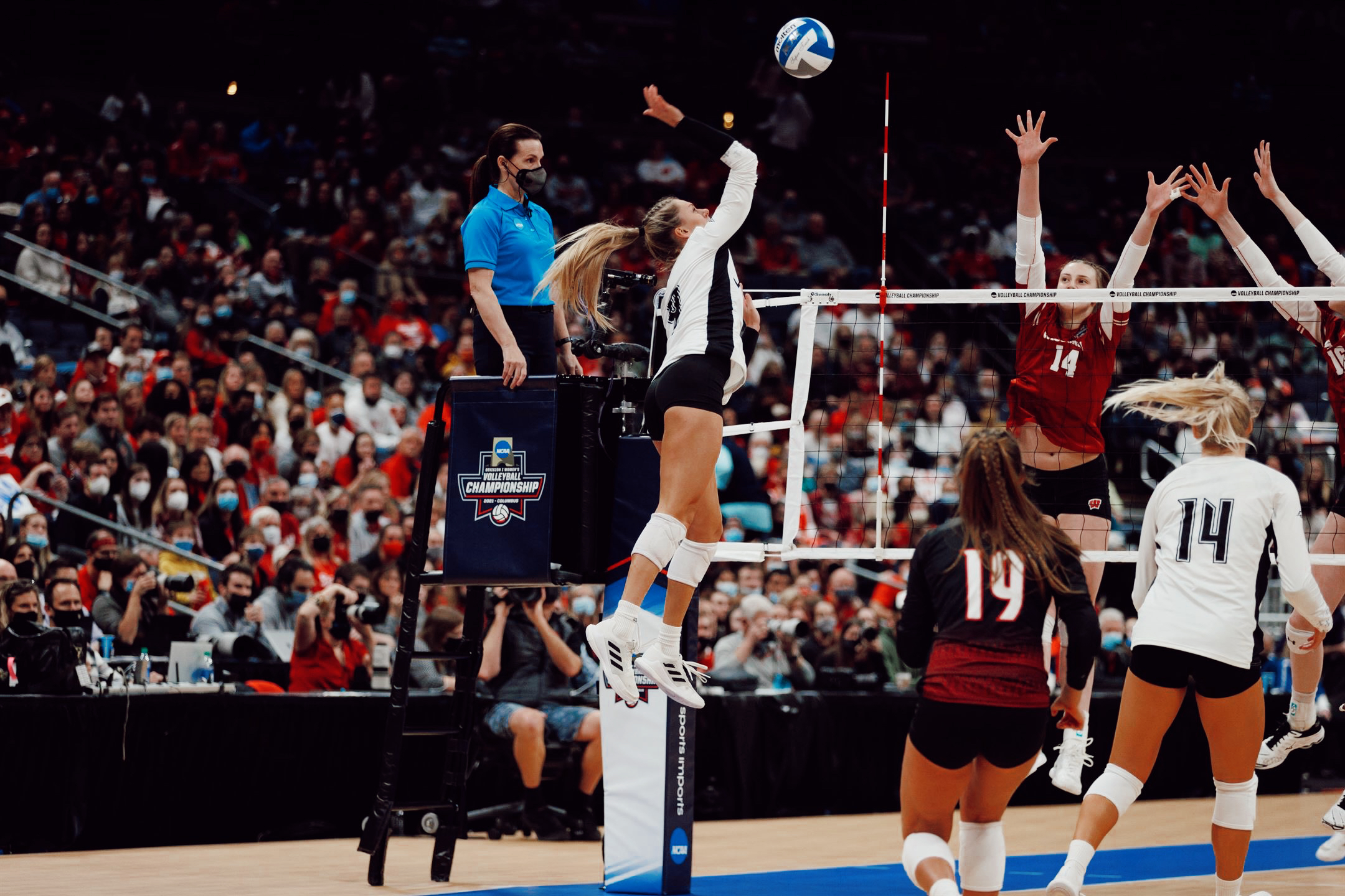 Louisville Volleyball Claire Chaussee ACC Player Of The Year