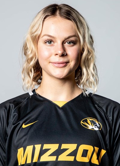 Sophia Worth athlete profile head shot