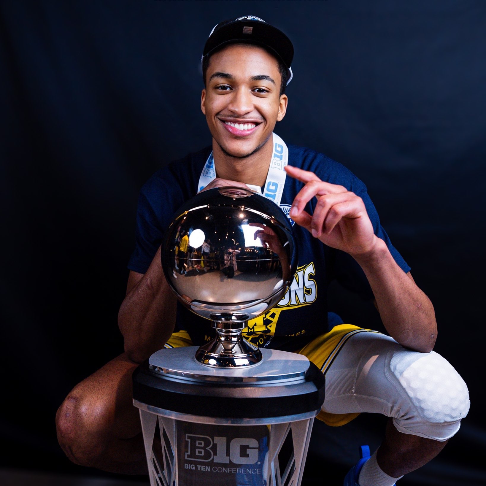 Nimari Burnett athlete profile head shot