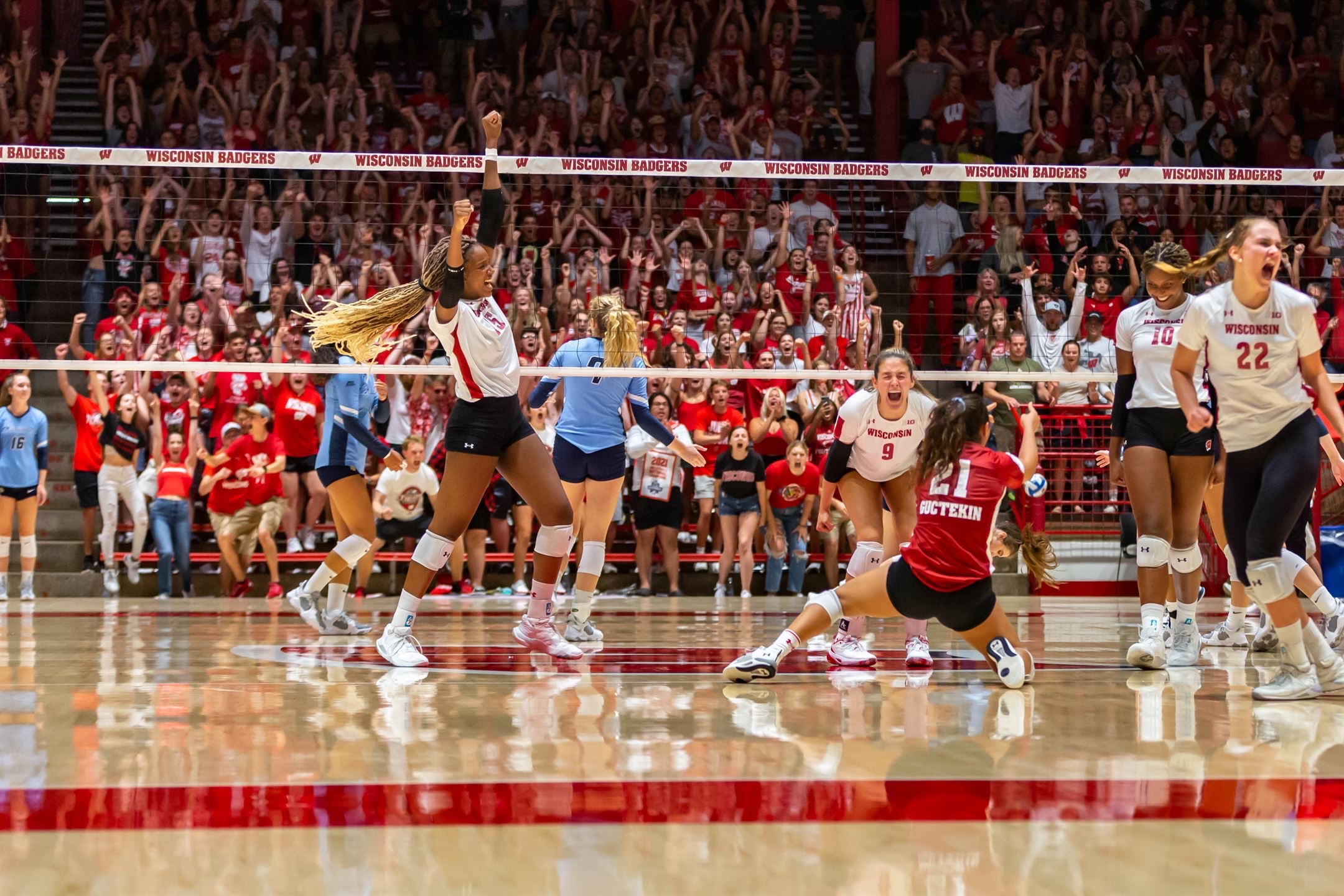 Caroline Crawford, Middle Blocker, Wisconsin Badgers - NIL Profile -  Opendorse