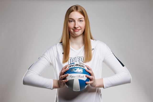 Anna Alford, Middle Blocker, Middle hitter, Toledo Rockets - NIL ...