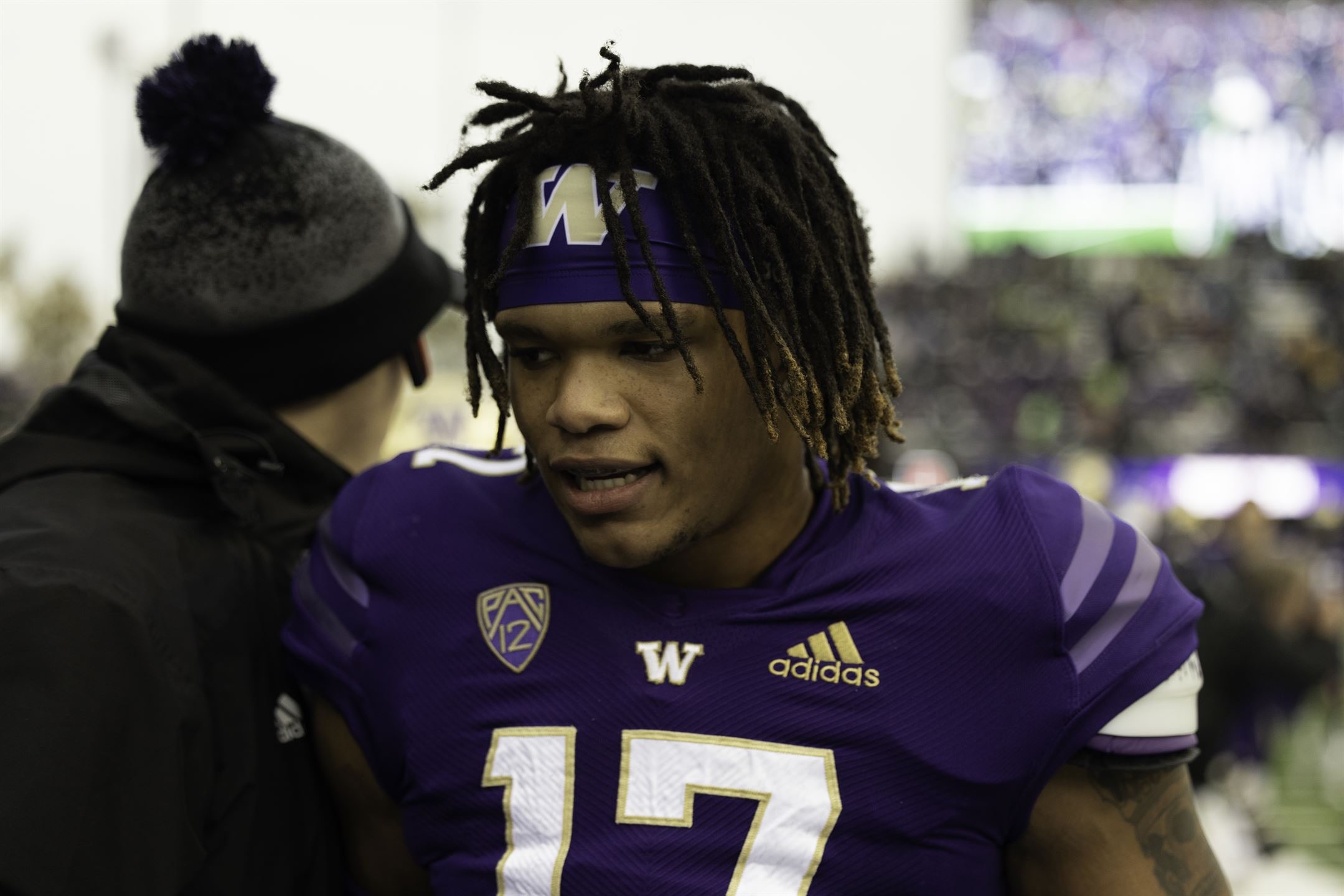 Sav'ell Smalls, 5-star DE/OLB, eliminates hometown Washington Huskies;  Oregon Ducks 'still in it': Report 