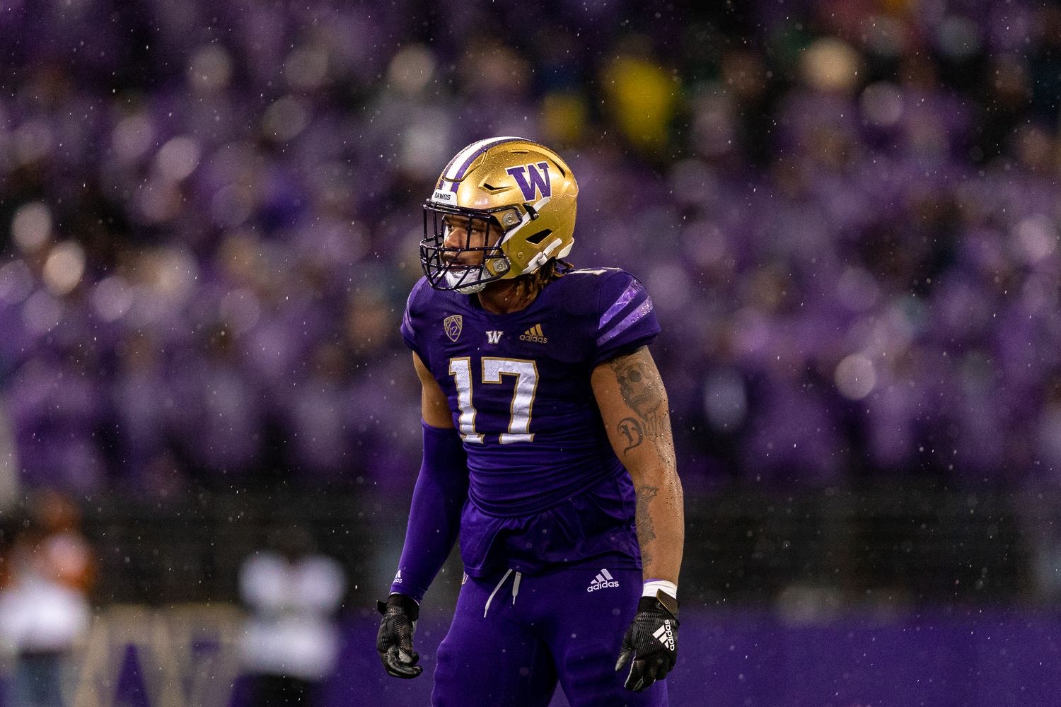 Sav'ell Smalls, 5-star DE/OLB, eliminates hometown Washington Huskies;  Oregon Ducks 'still in it': Report 