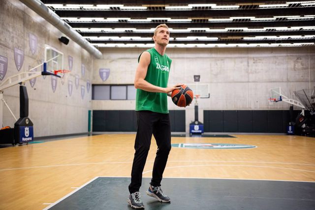 Athlete profile featured image number 2 of 5