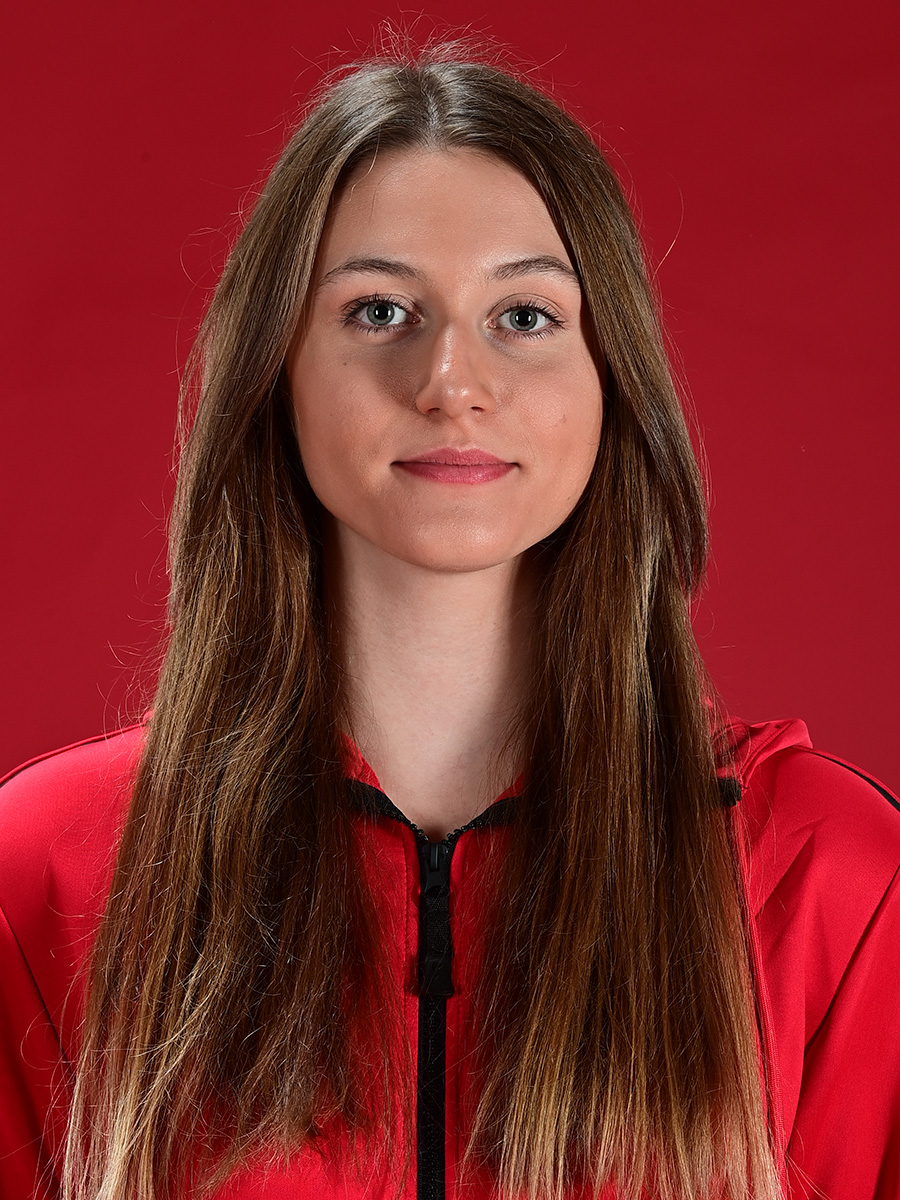 Oliwia Kaniak athlete profile head shot
