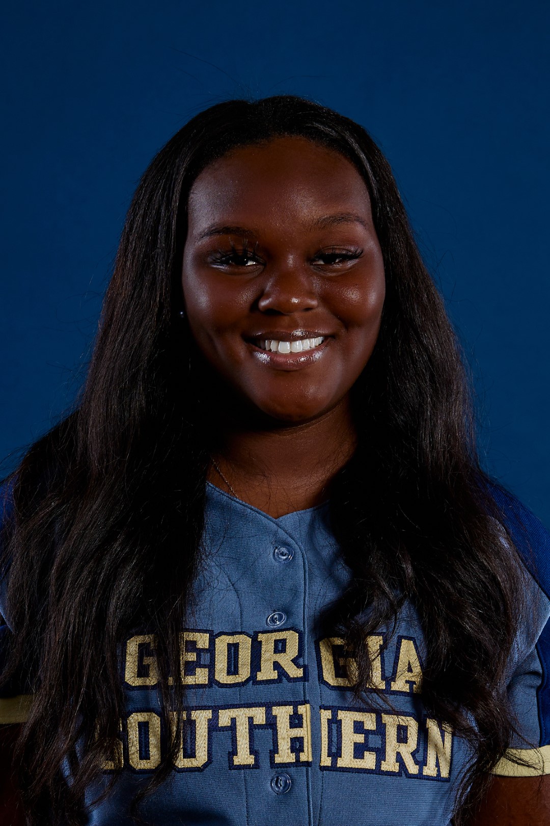 Dejah Mills athlete profile head shot