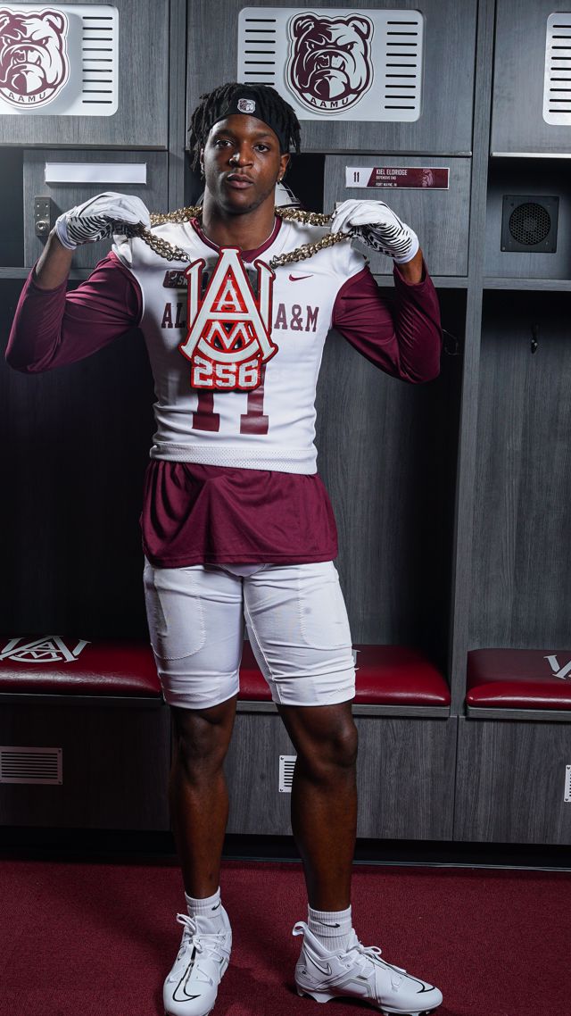 Athlete profile featured image number 3 of 6