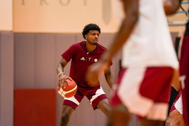 Athlete profile featured image number 3 of 4
