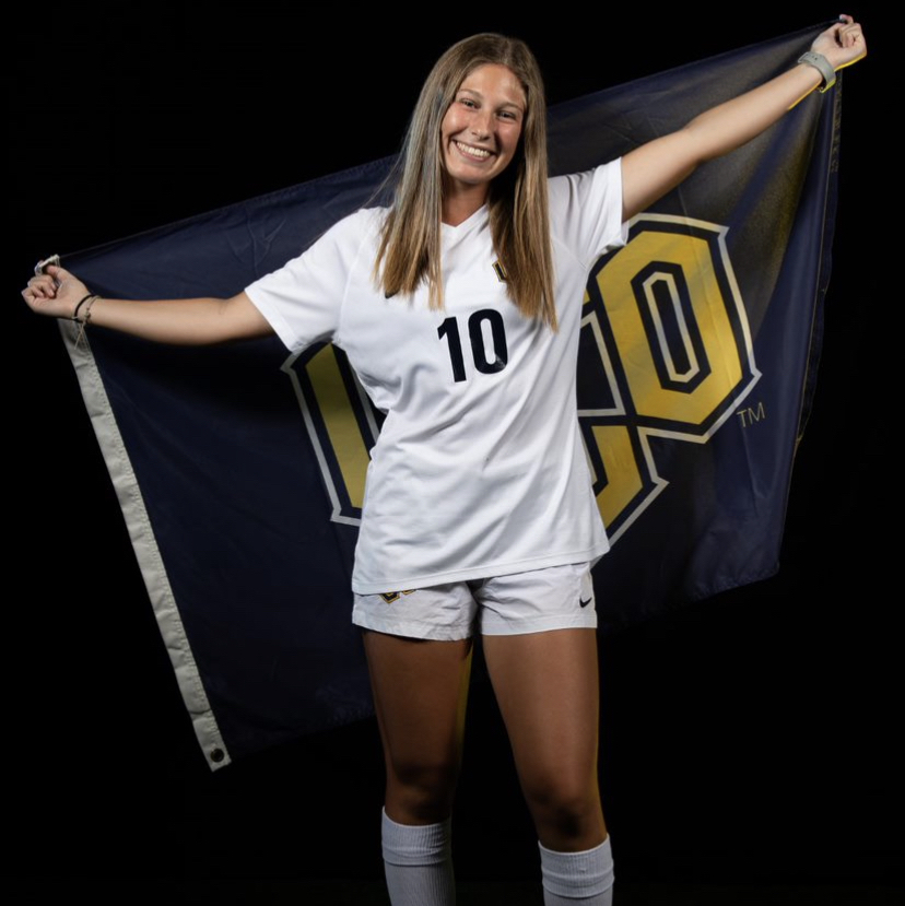 Lauren Hinnenkamp athlete profile head shot