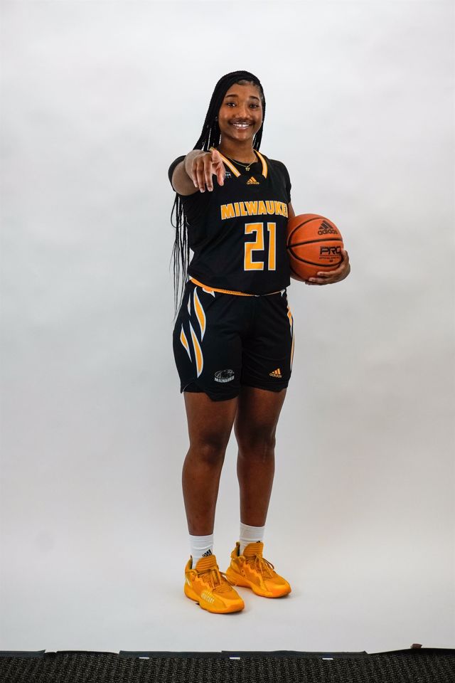 Athlete profile featured image number 3 of 4
