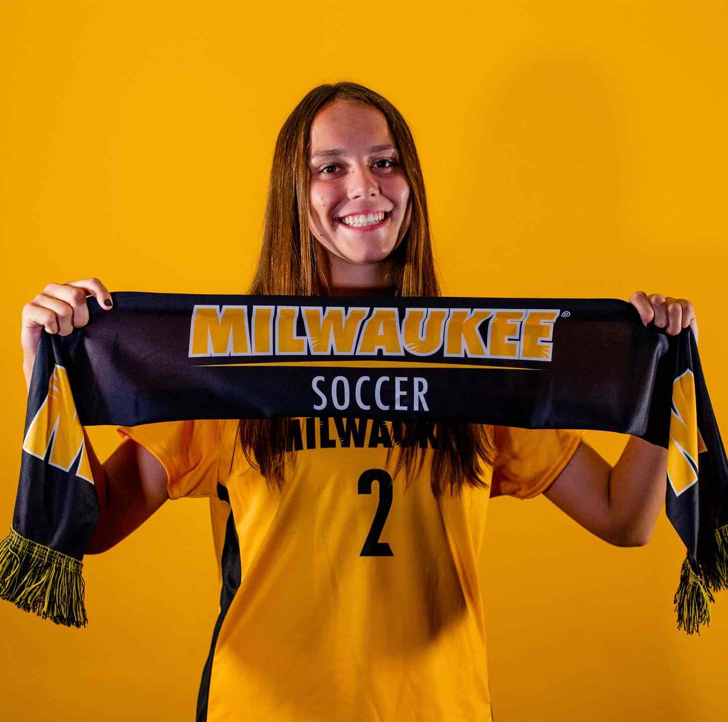 Clara Broecker athlete profile head shot