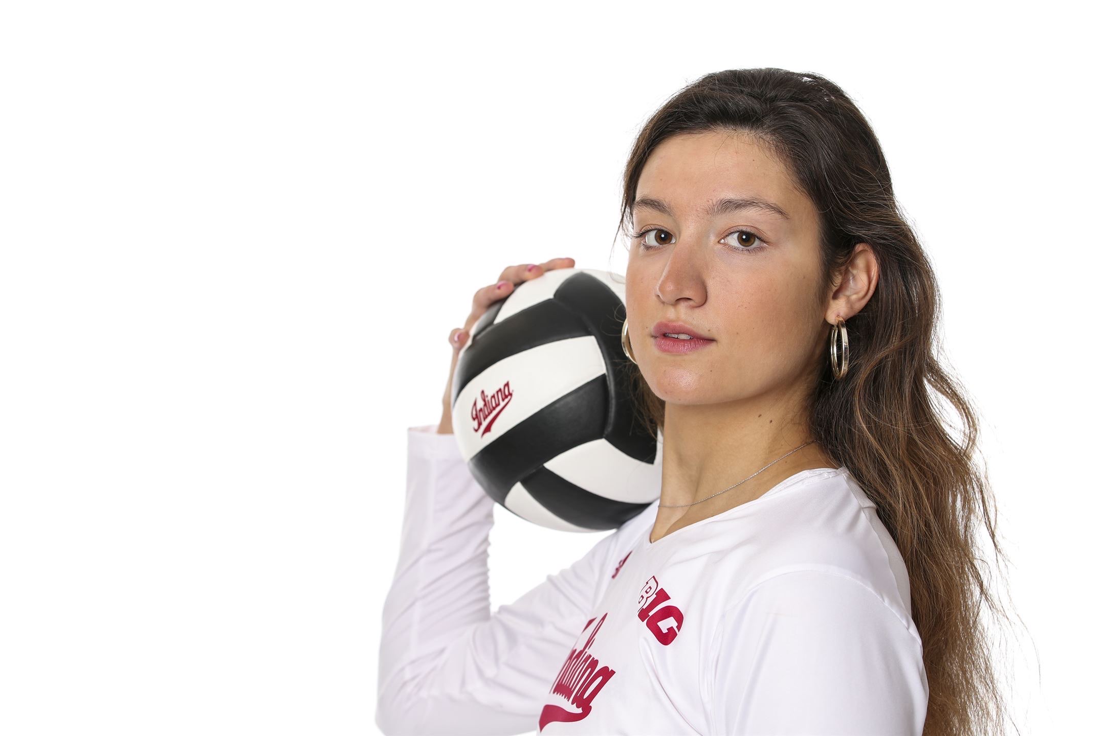 Candela Alonso-Corcelles athlete profile head shot