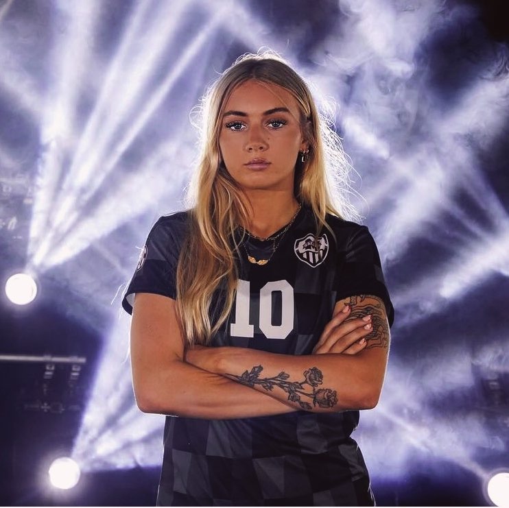 Alivia Buxton athlete profile head shot