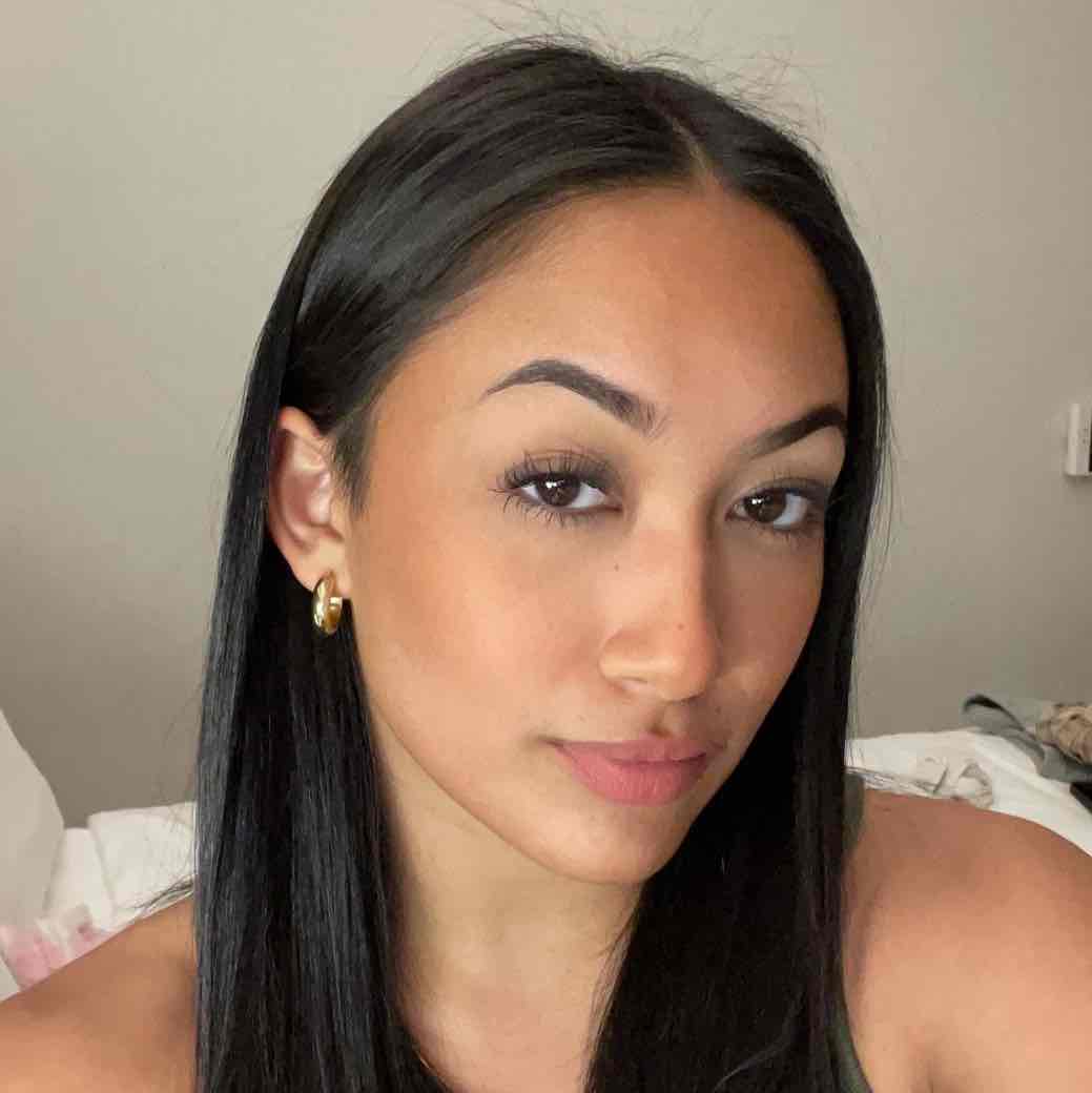 Sophia Binsol athlete profile head shot