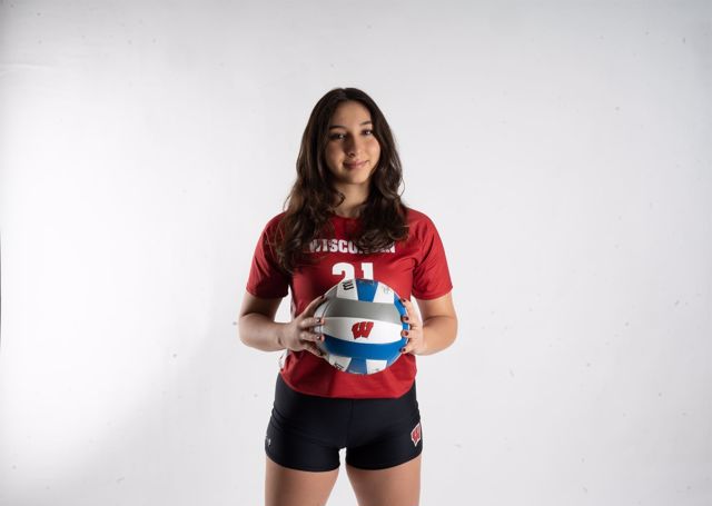 Gulce Guctekin, Libero, Wisconsin Badgers - NIL Profile - Opendorse