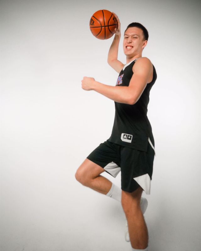 Athlete profile featured image number 1 of 4