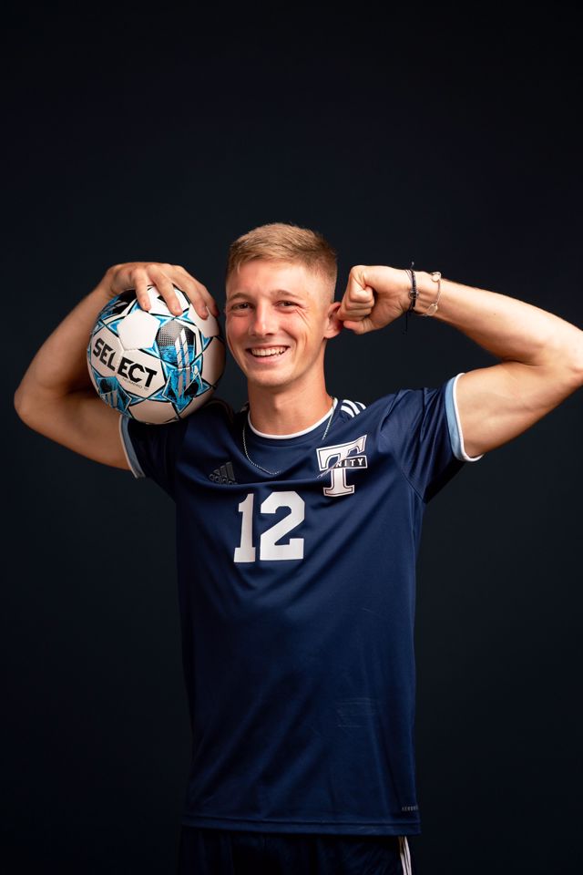 Athlete profile featured image number 3 of 4