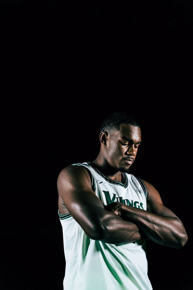 Athlete profile featured image number 1 of 5