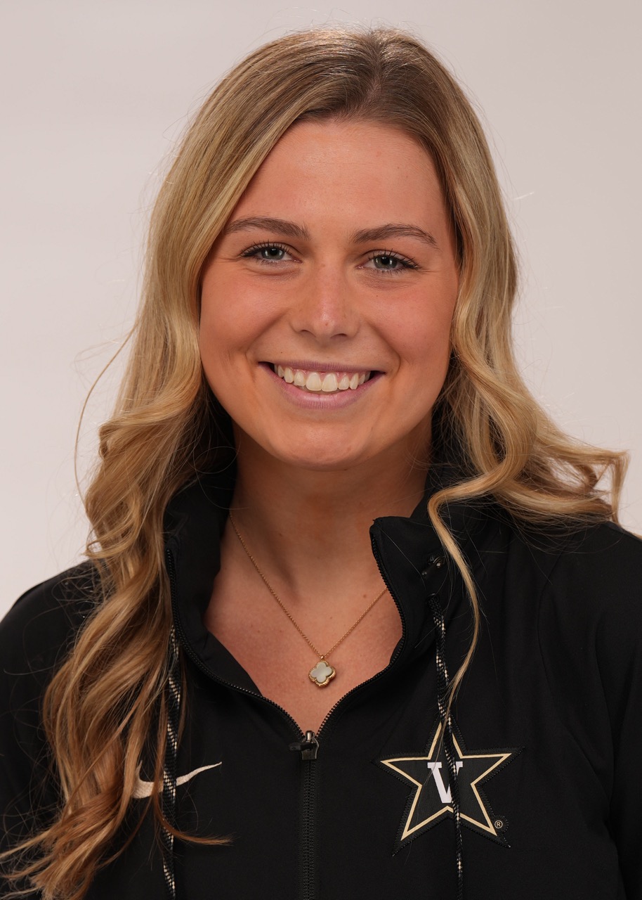 Caroline Mercer athlete profile head shot