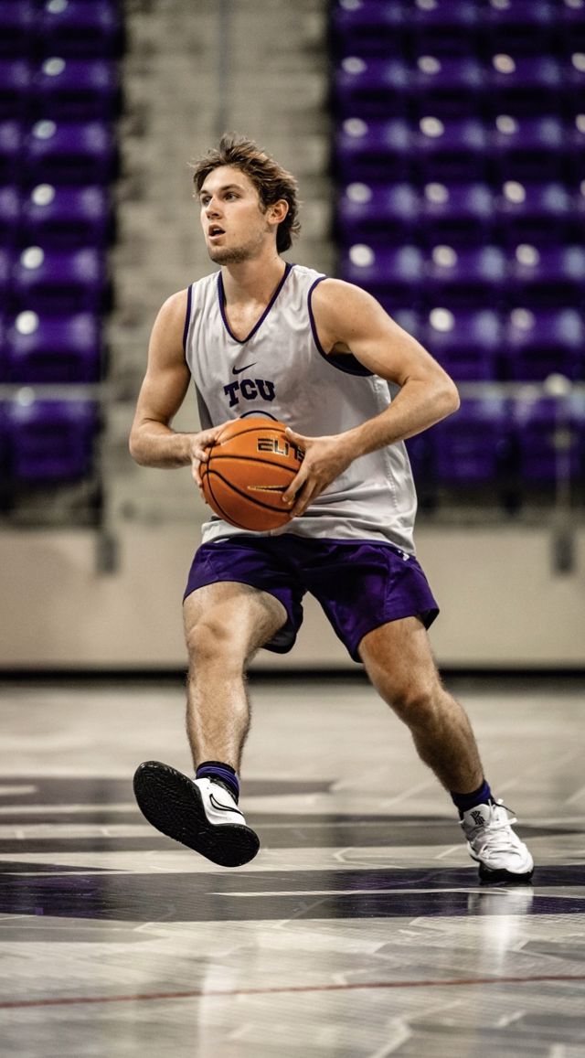 Athlete profile featured image number 1 of 4