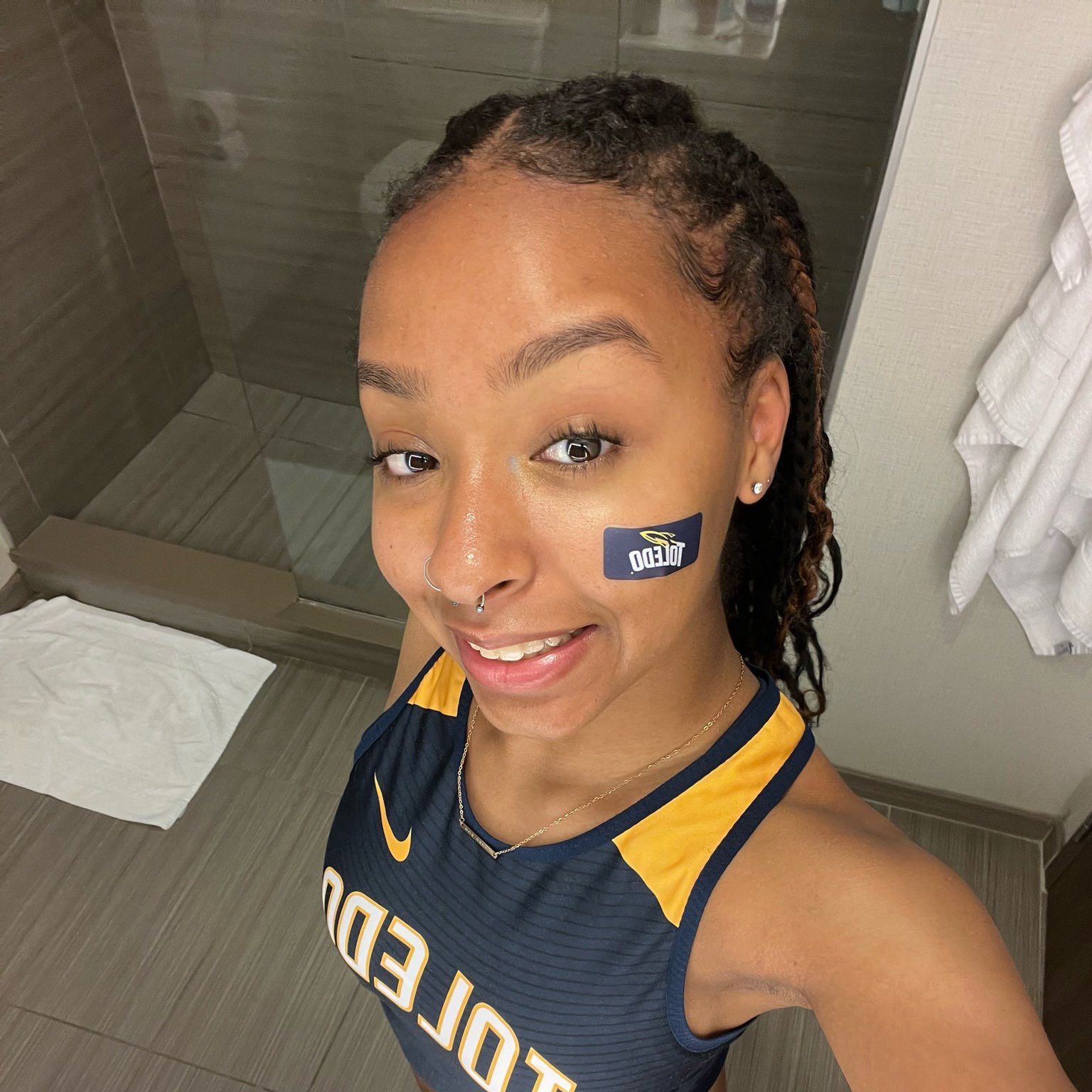 Laryah Worthy athlete profile head shot