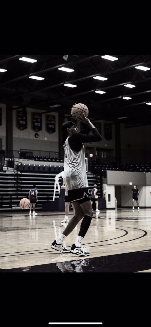 Athlete profile featured image number 2 of 5