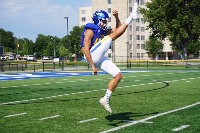 Athlete profile featured image number 2 of 5