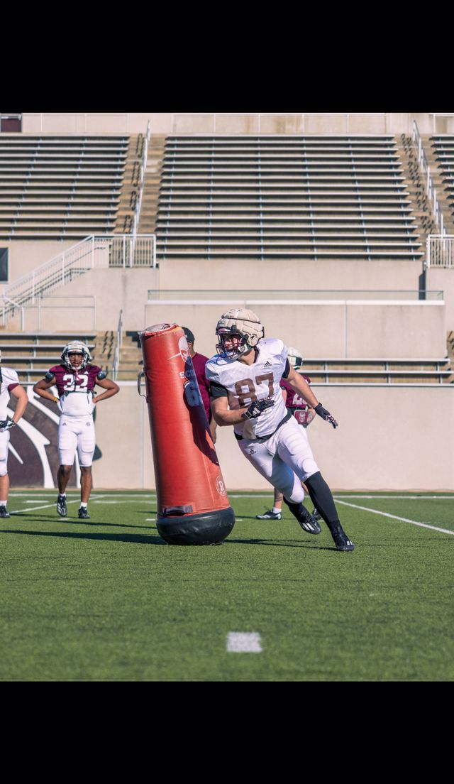 Athlete profile featured image number 1 of 4