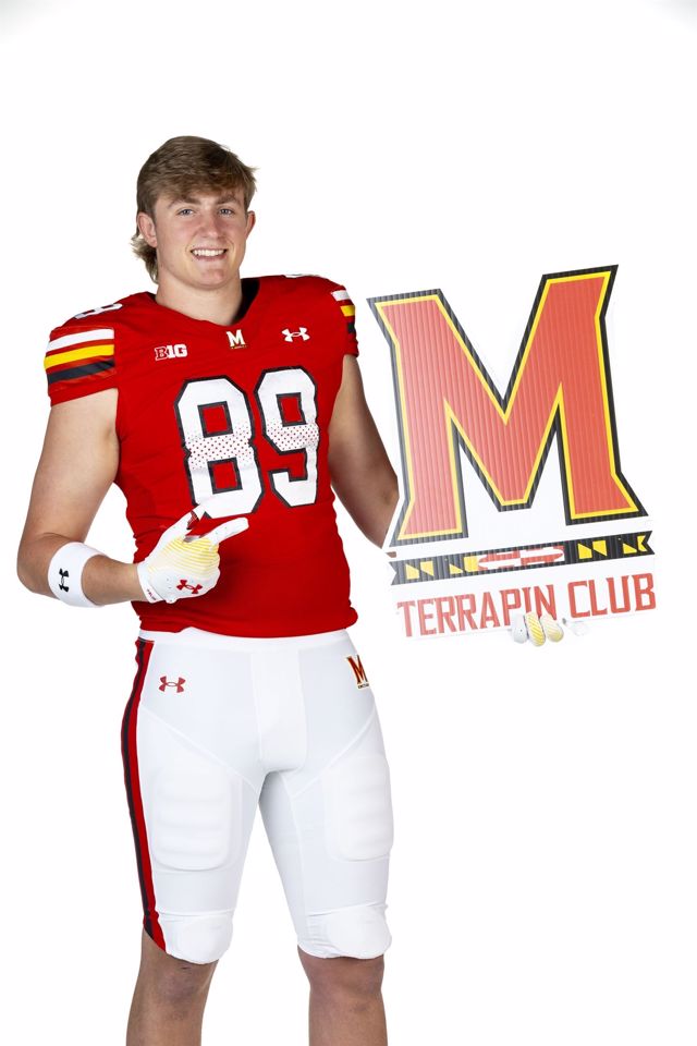 Athlete profile featured image number 3 of 7