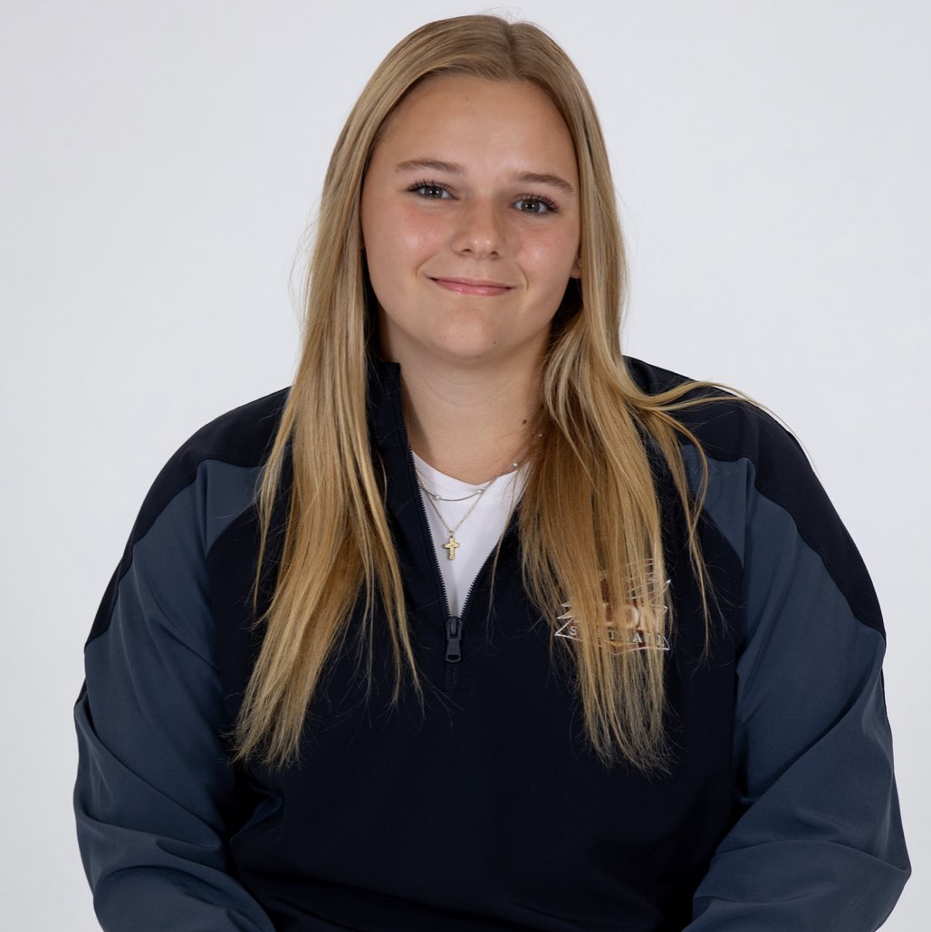 Kyra Leonard athlete profile head shot