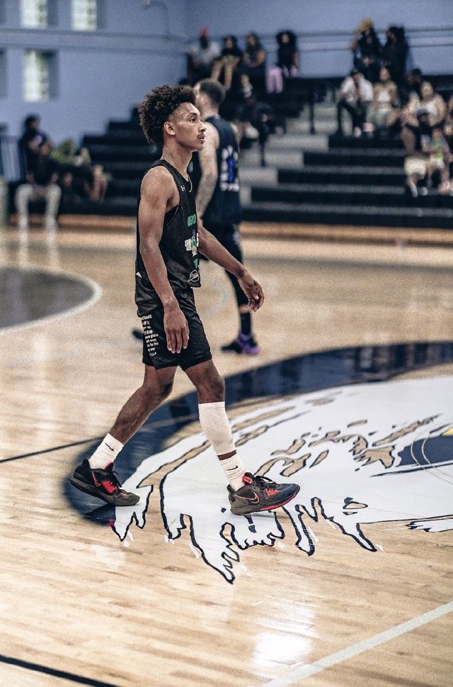 Athlete profile featured image number 2 of 4