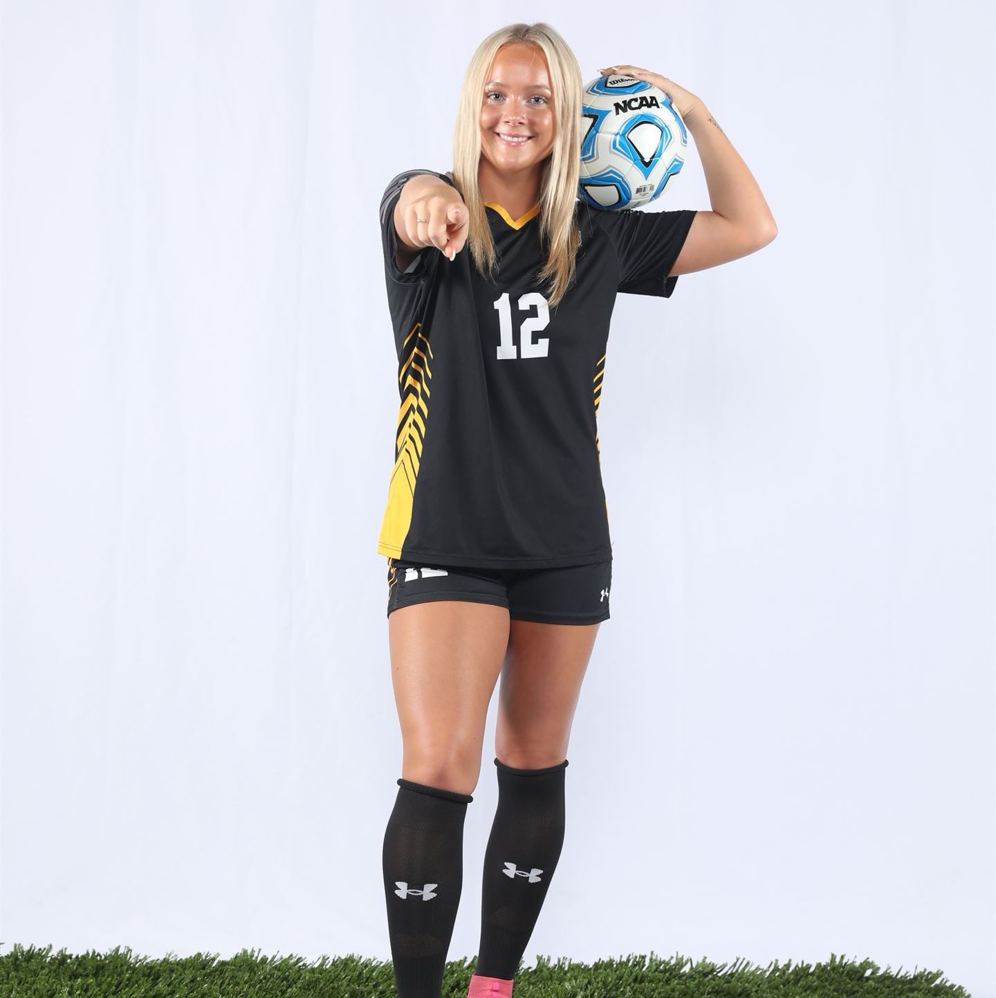 Abigail Manolovitz athlete profile head shot