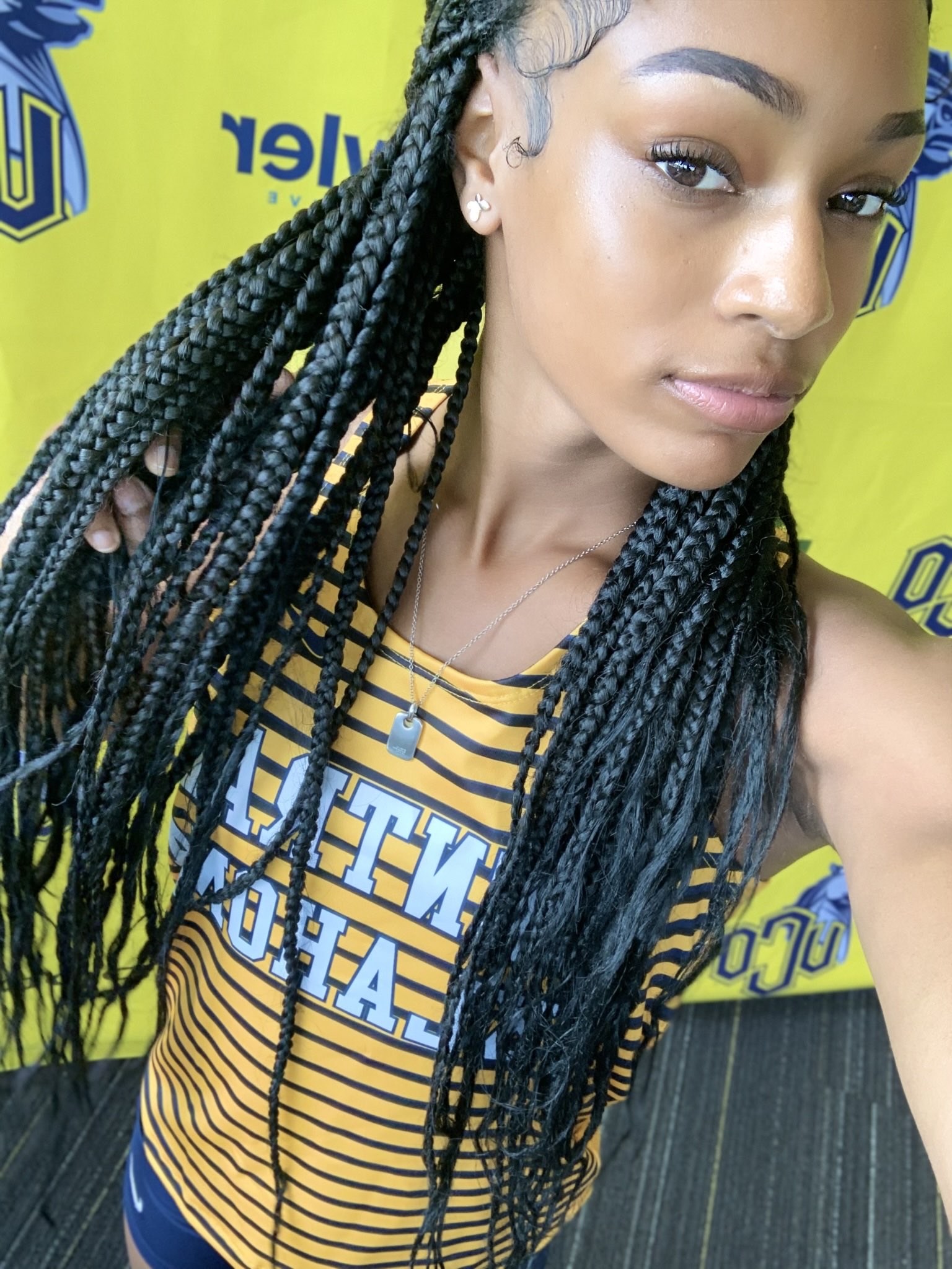 deriayah lee athlete profile head shot