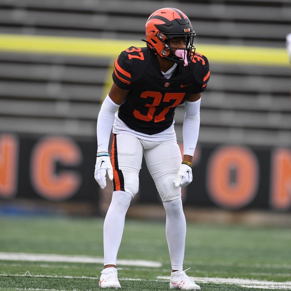 Torian Roberts athlete profile head shot