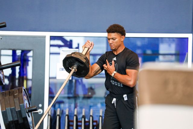 Athlete profile featured image number 1 of 5