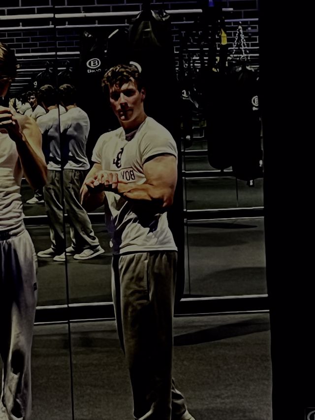 Athlete profile featured image number 1 of 5