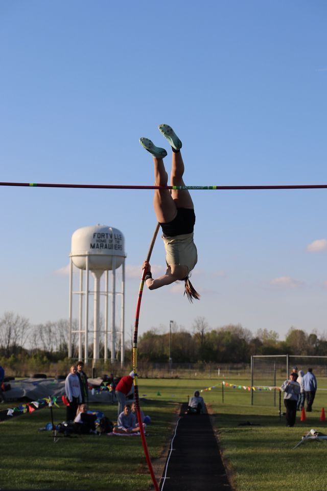 Riley Nielsen, Pole Vault, Central Michigan Chippewas - NIL Profile ...