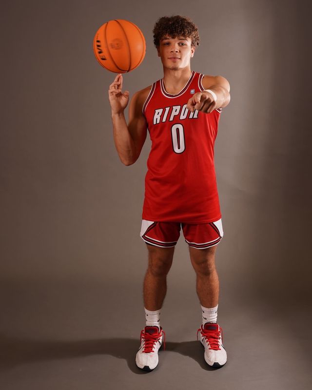 Athlete profile featured image number 1 of 4