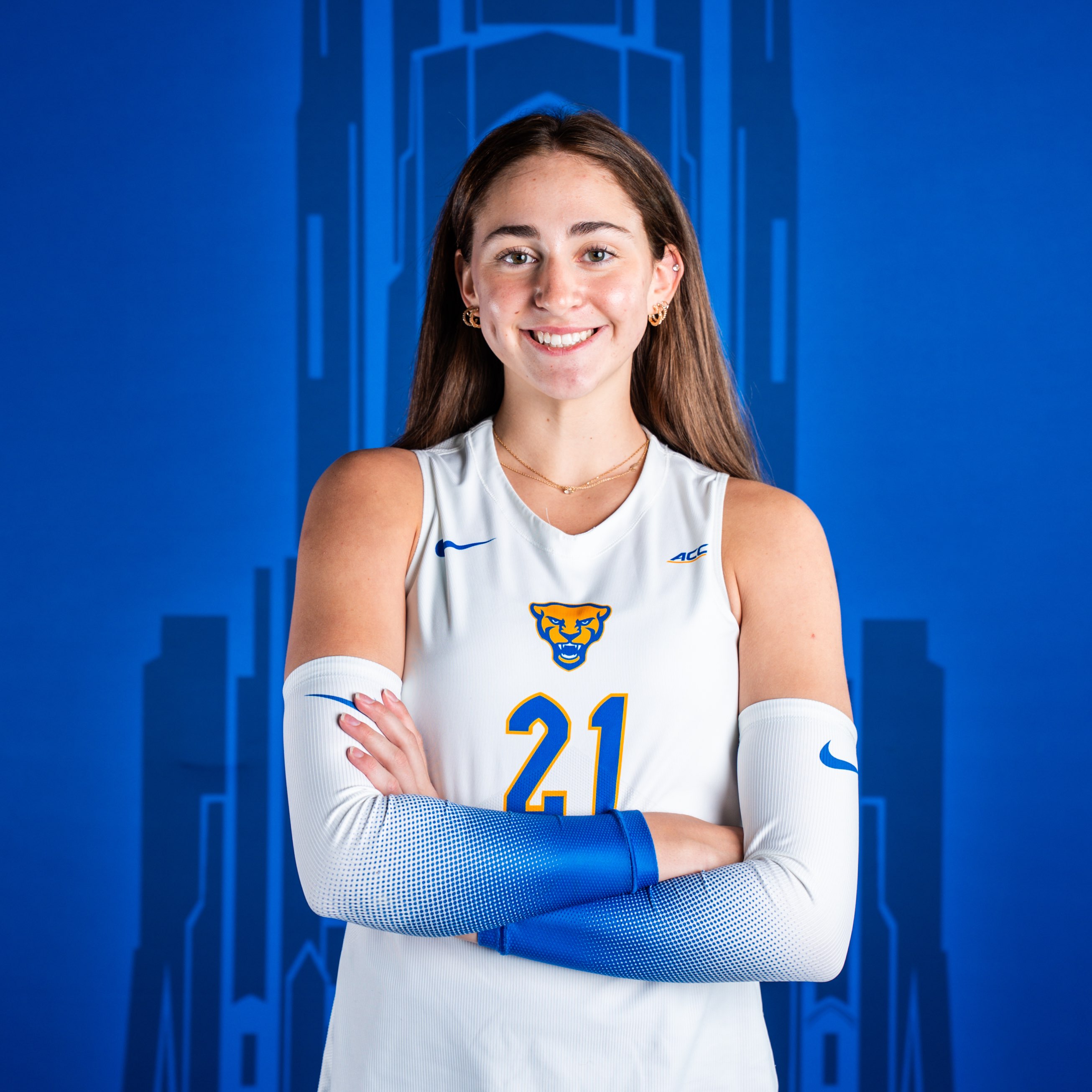 Izzy Starck athlete profile head shot