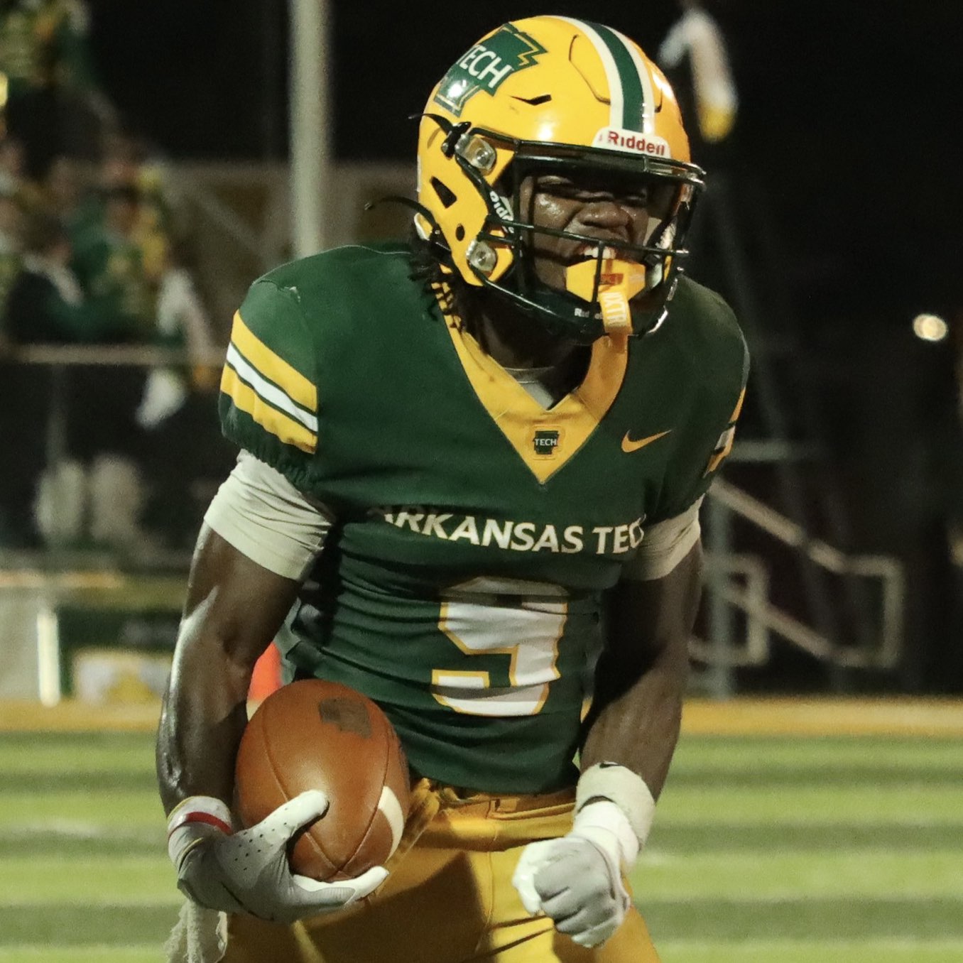 De’Rion Crooms athlete profile head shot
