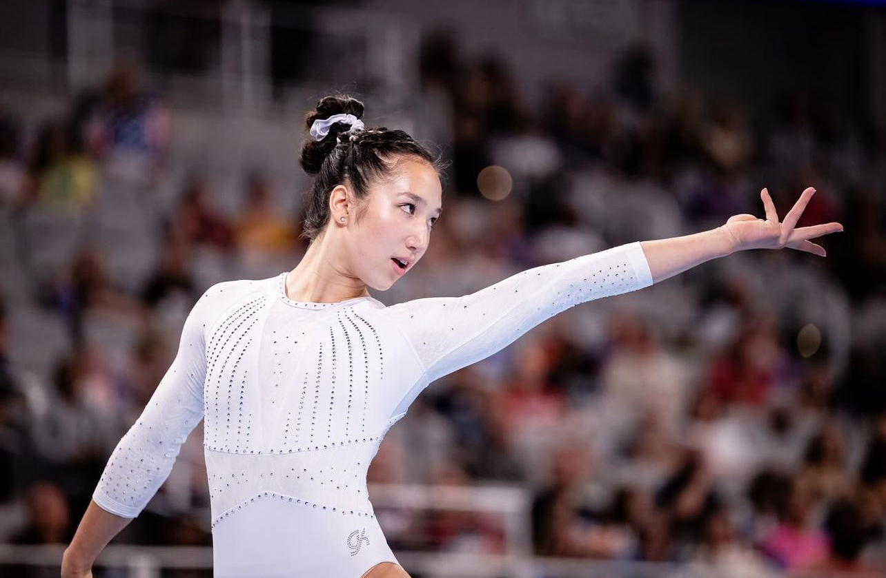 Chloe Cho, Bars, Vault, Gymnast, Illinois Fighting Illini - NIL